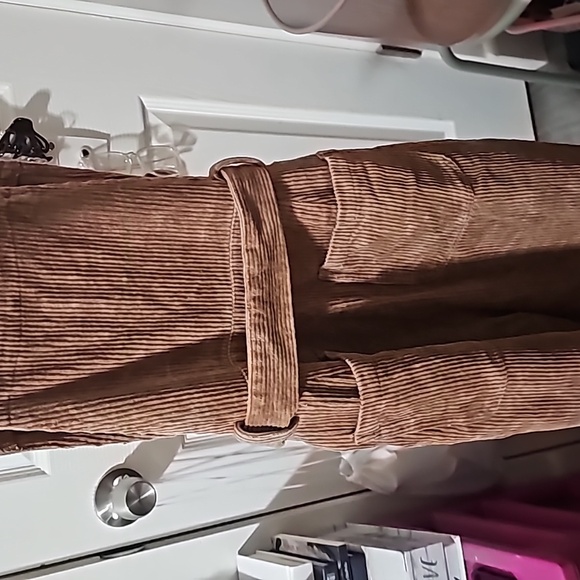 NWOT OVER ALLS PERFECT FOR FALL! SIZE SMALL - Picture 8 of 8